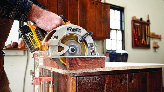 DEWALT_Circular_Saw