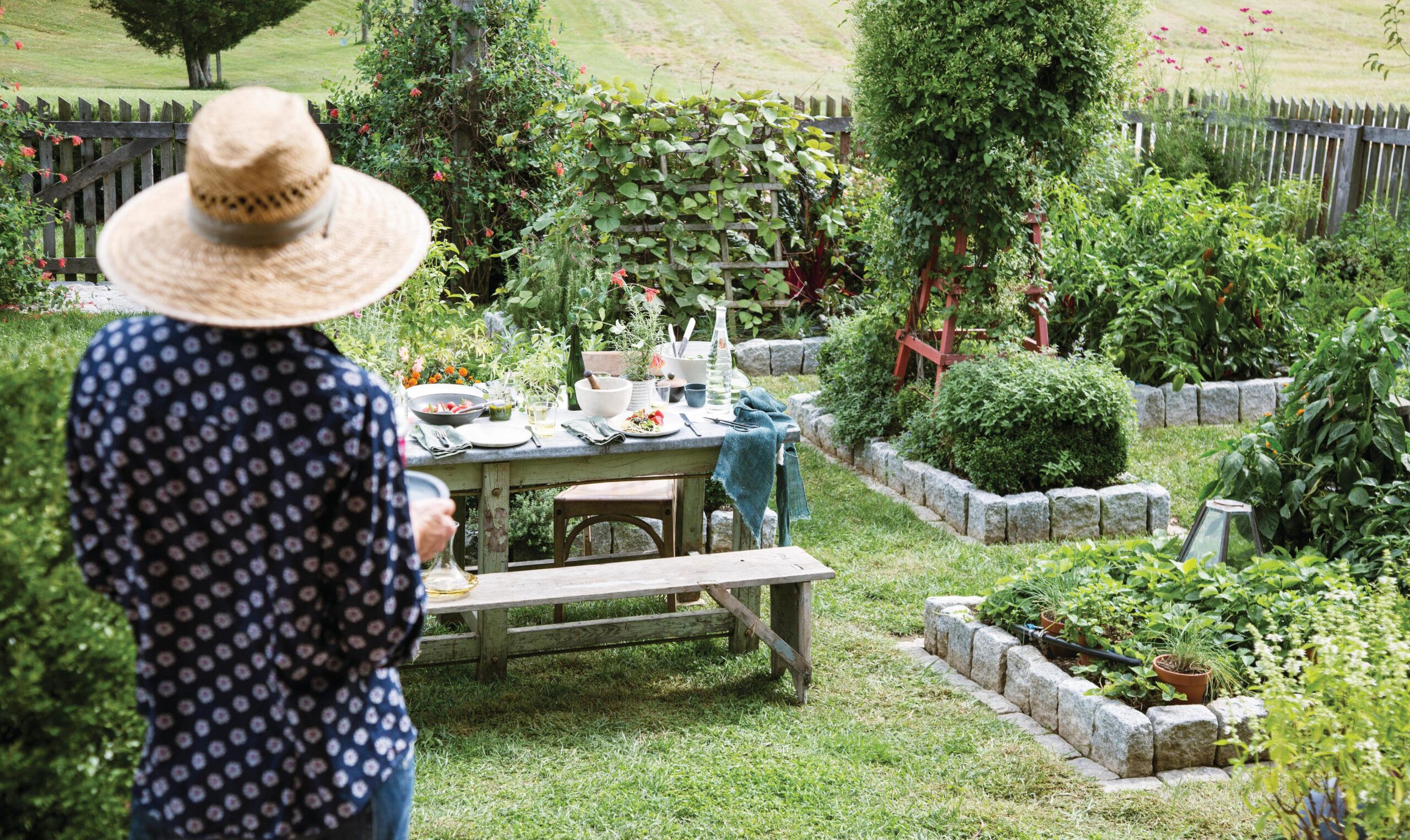 Grasping at Straw: A Foolproof Vegetable Plot - The New York Times