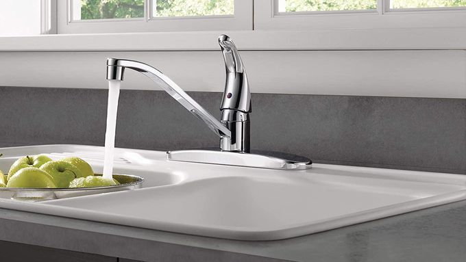 best_kitchen_faucet_panel