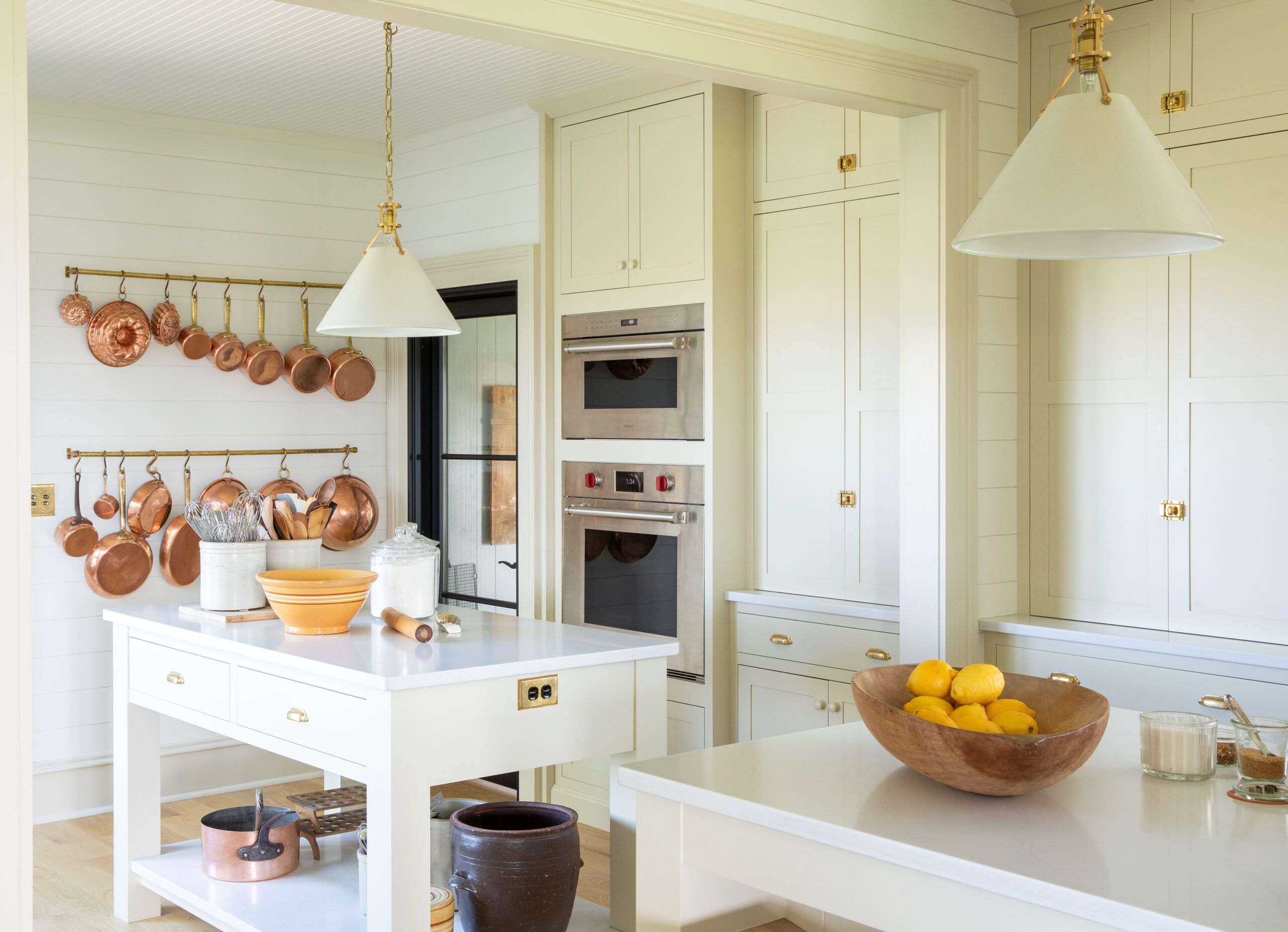 The Ultimate Guide to Farmhouse Kitchens - Smile Kitchens
