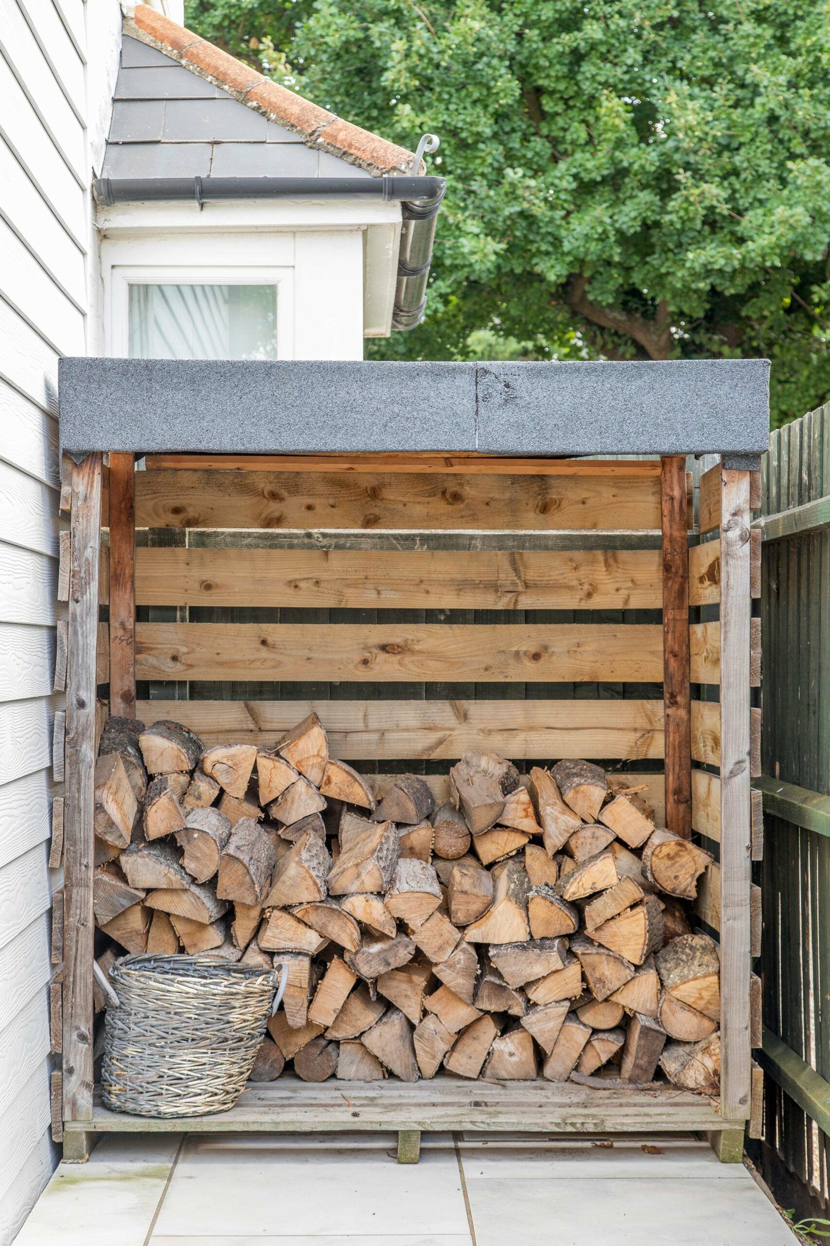 firewood shed out of pallets