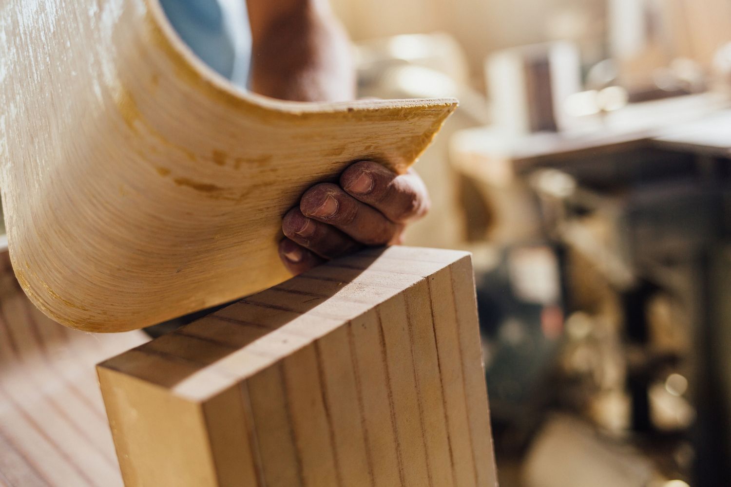 BendingWood_Stocksy_txpd64388a3tcD300_Medium_3414835