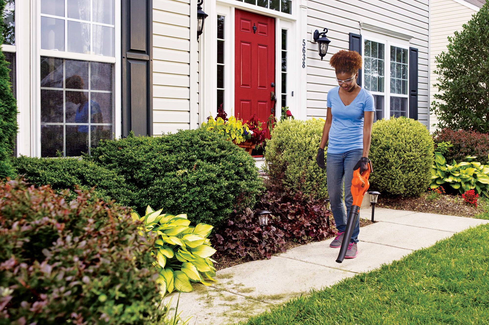 Cordless Leaf Blower Sweeper with 130 MPH Blower Battery & Charger