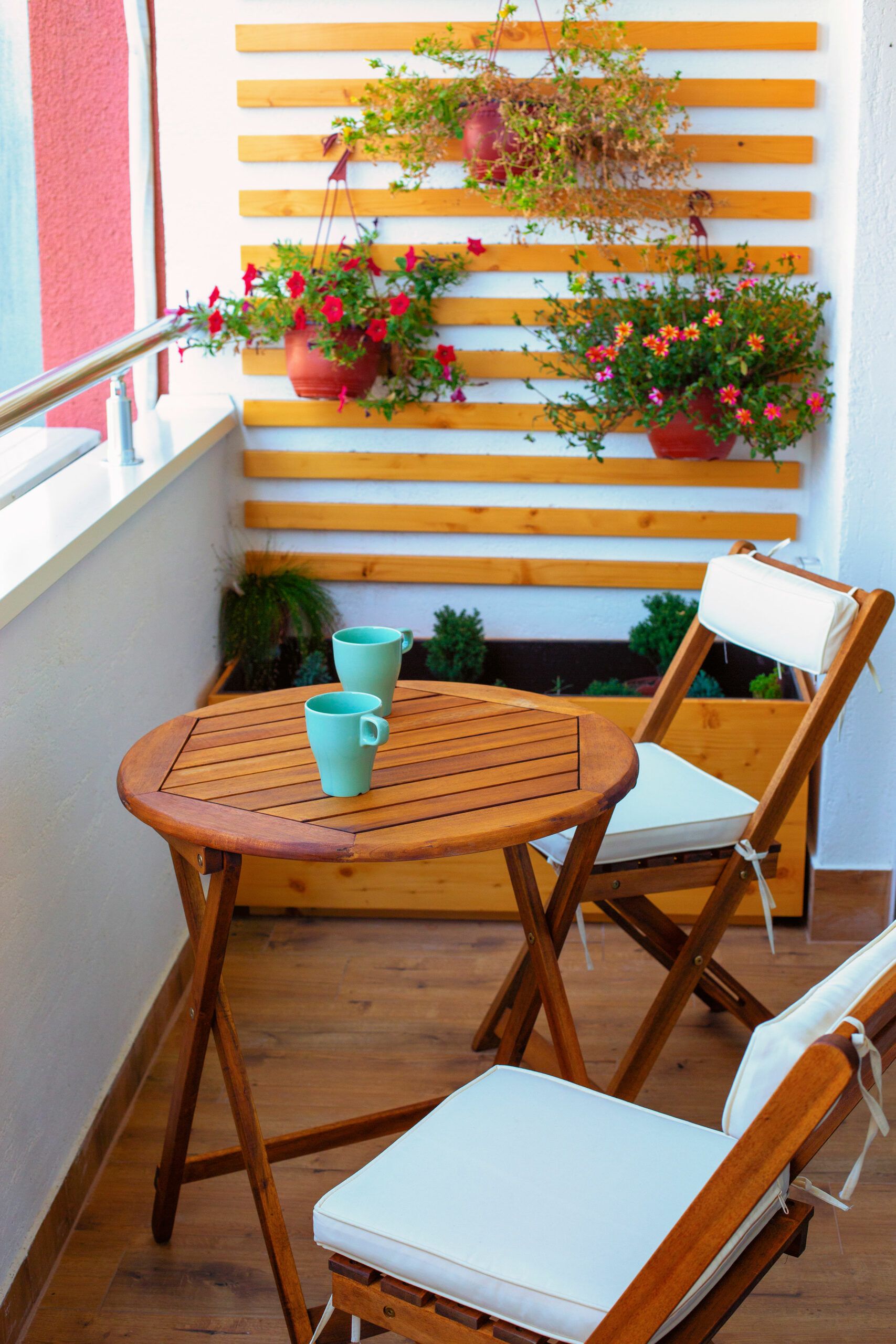 Image of folding outdoor furniture, which is a great way to transform the look of your balcony