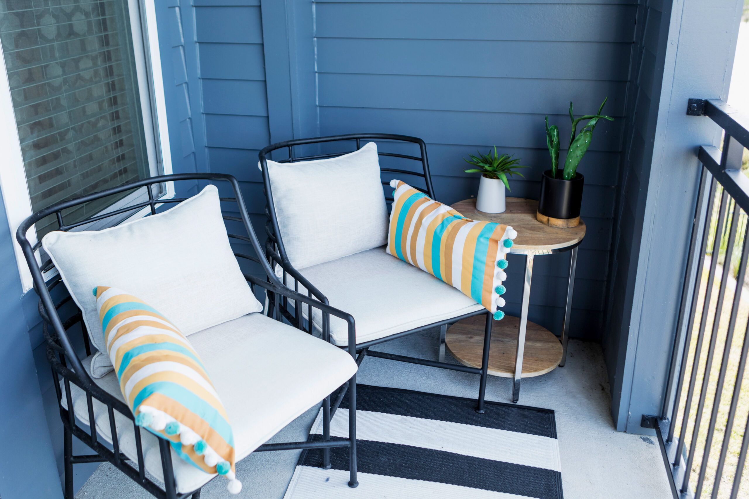 Remove Rust from Metal Outdoor Furniture: Save with Care!