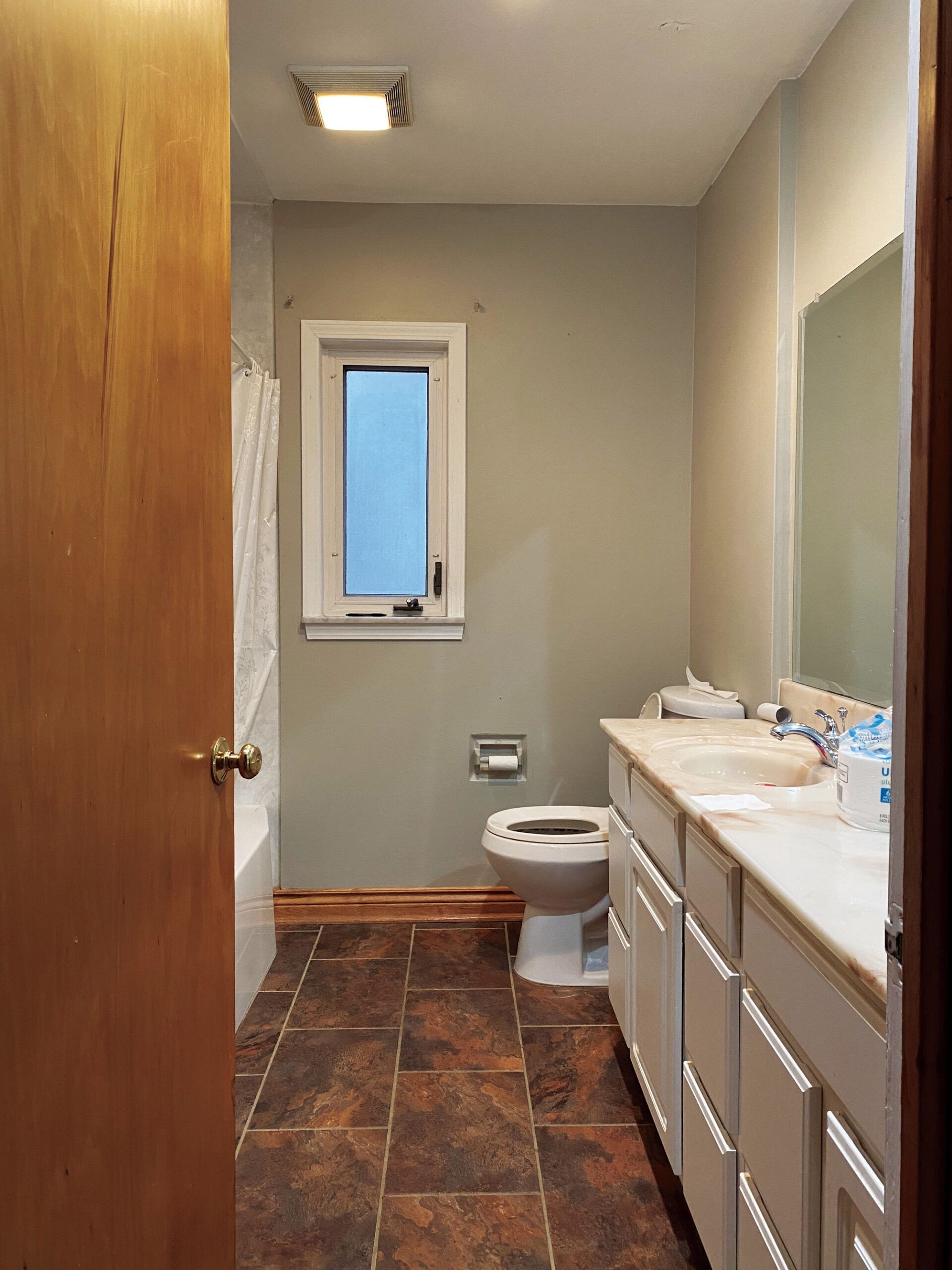 How to Choose the Best Grout Color for Your Bathroom - Remodel Inspo