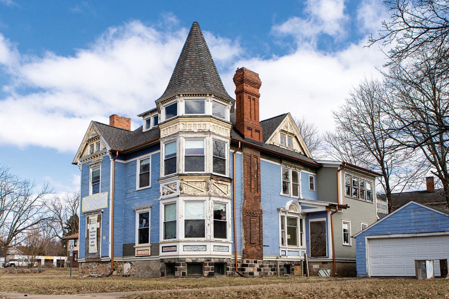0222_BOB_Save_Exterior