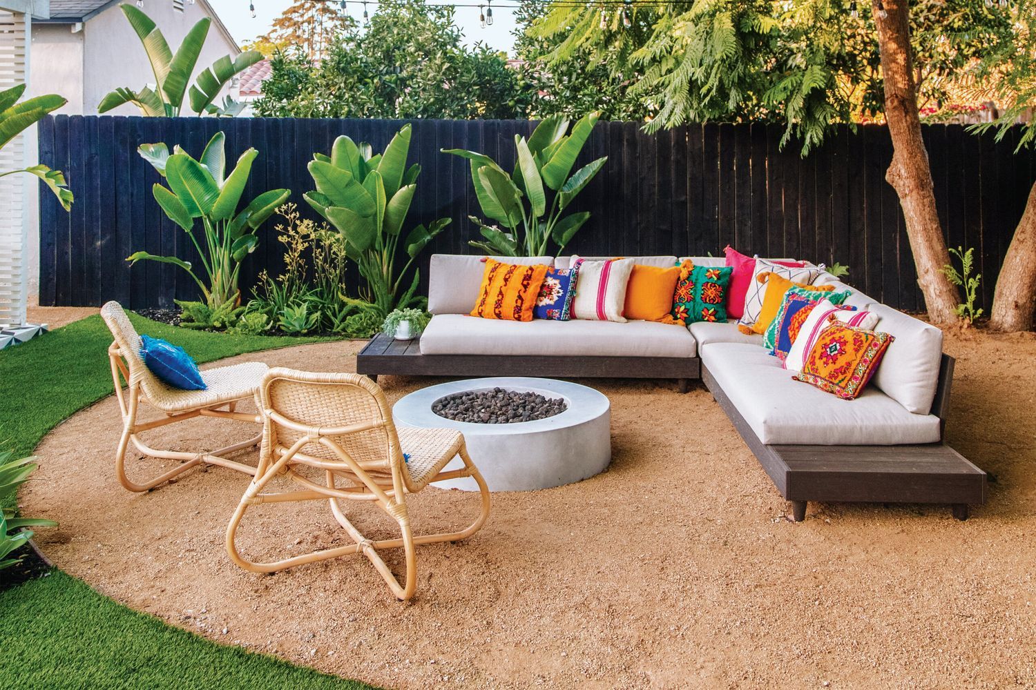 0222_IF_BA_DIY_Outdoor_Room_Kelly_Colorful__Tropical_Backyard_Makeover7