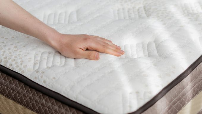 FirmMattress_iStock_1388404024