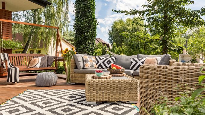 backyard_patio_iStock_609089692