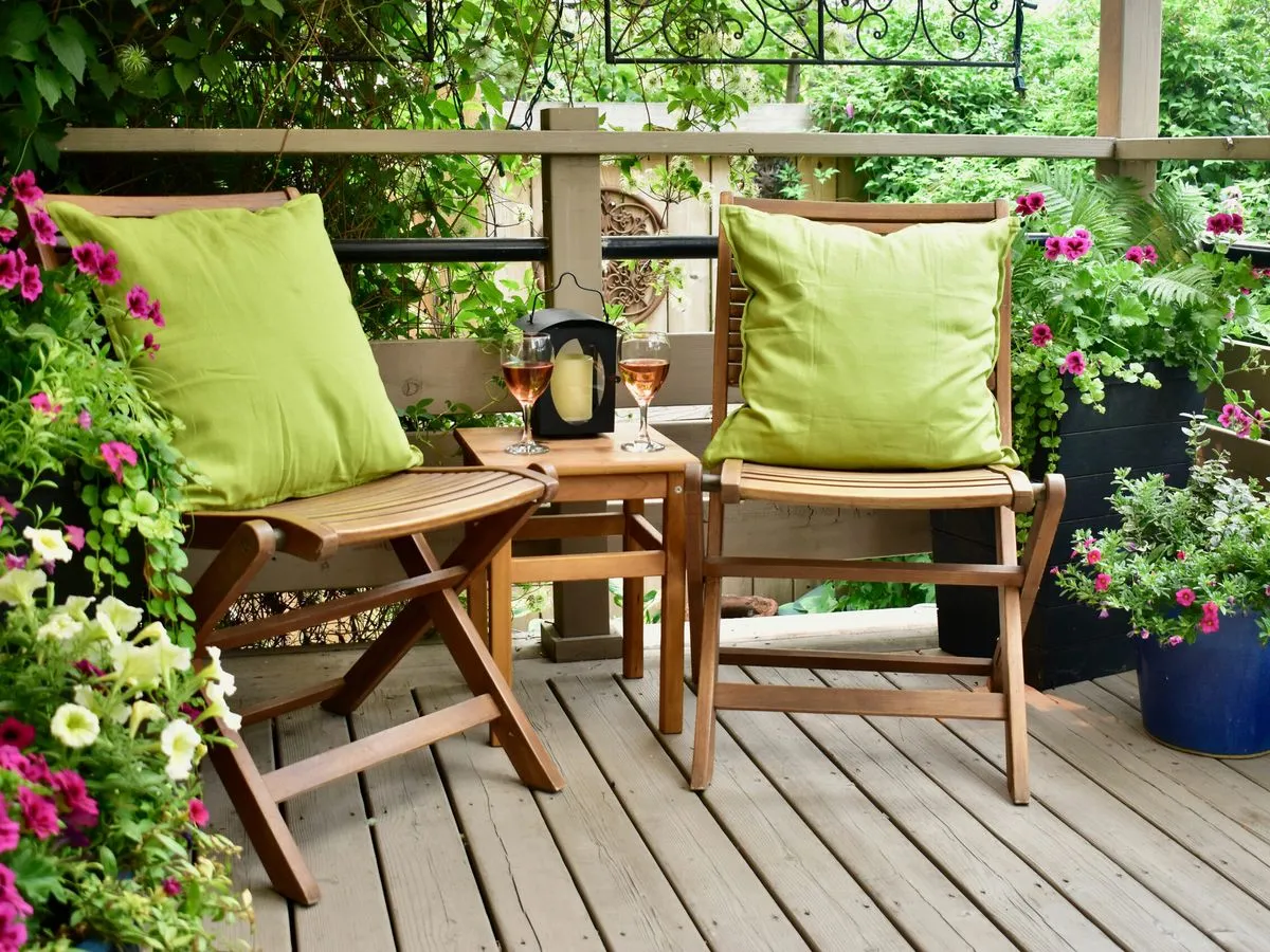 A well maintained deck.