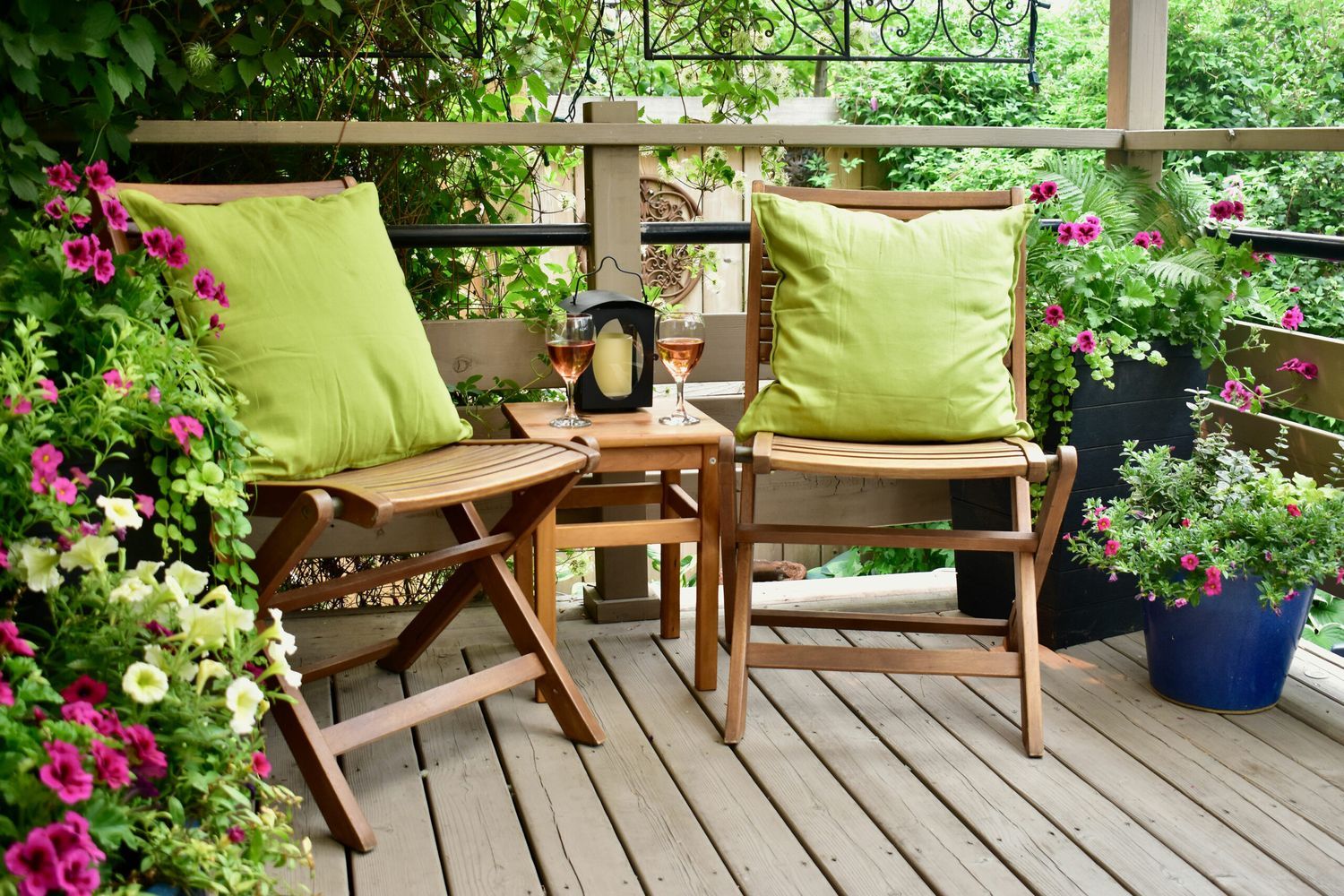 A well maintained deck.