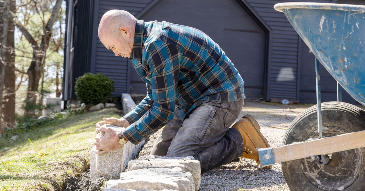 ASKTOH_CobblestoneEdgingWithMark_04202022AT_1193_2400x1350