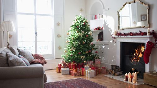 christmas_decorations_iStock_168681054