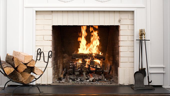 A rumford fireplace ina living room.