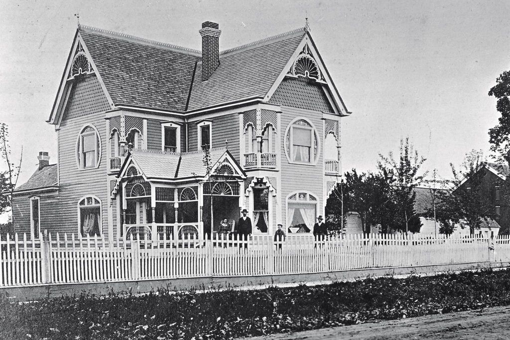 Historical photo of a victorian house