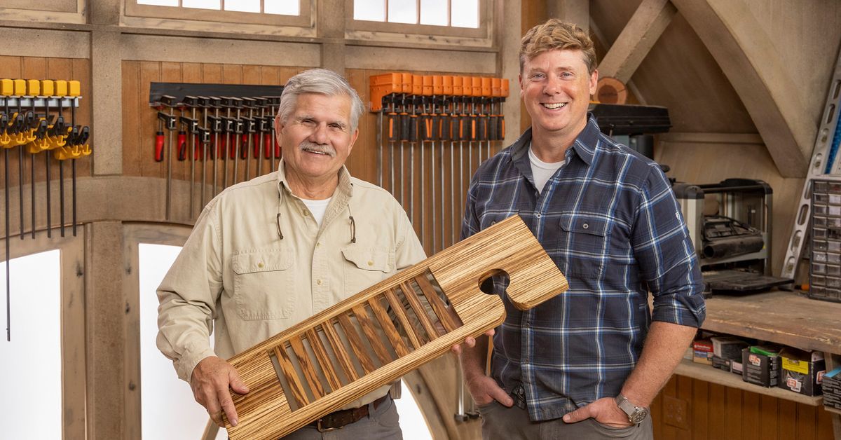 S21 E17, Tom Silva and Kevin O'Connor build a bath tub tray