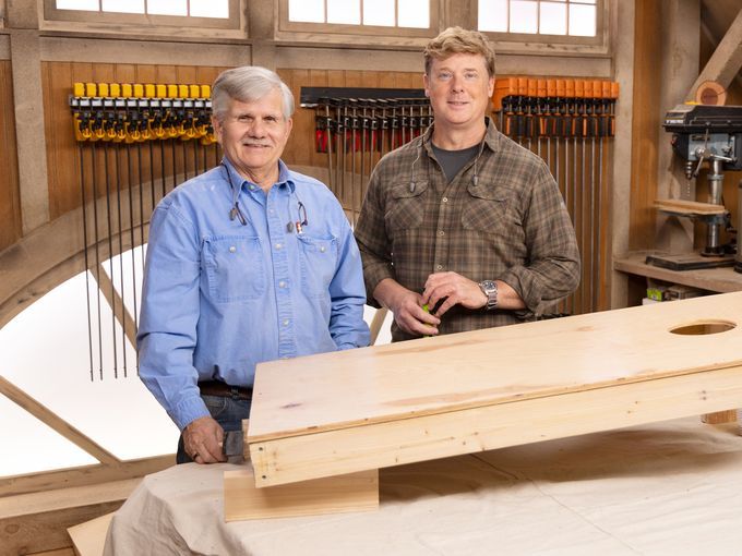 S21 E22,汤姆·席尔瓦和凯文·奥康纳构建2 cornhole董事会