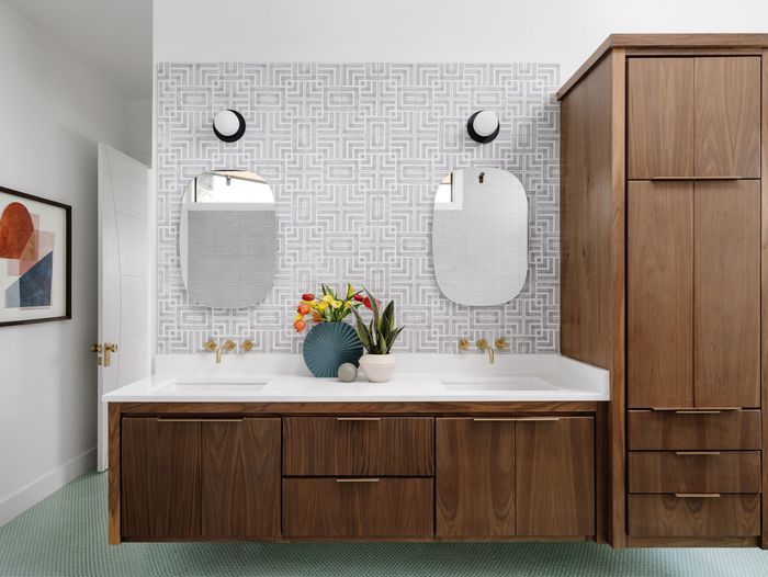 Geometric design in MCM bathroom