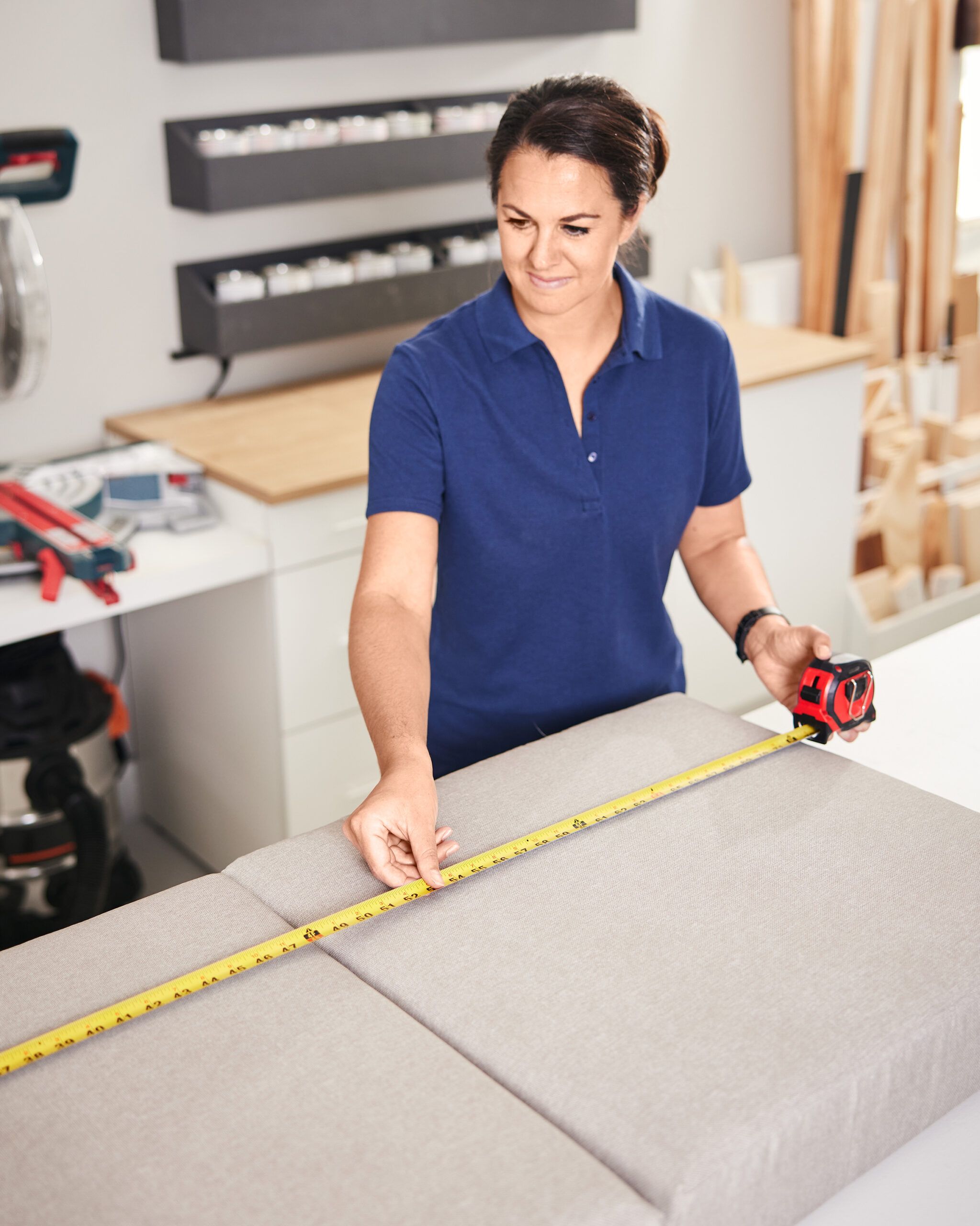 Jenn measures seat cushions