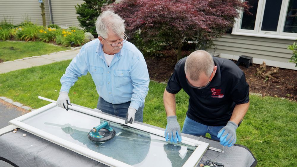 S22 E6: Tom Silva and a glass expert replace a double pane glass window