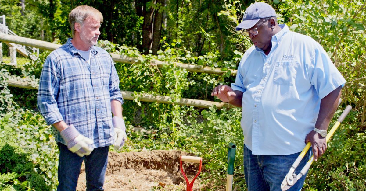 S22 E15: Lee Gilliam helps a homeowner reclaim a yard overrun with invasive species