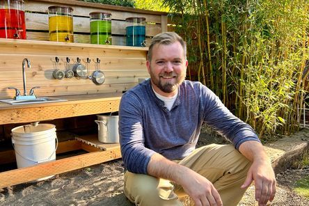 S22 E14: Nathan Gilbert builds a kids' mud kitchen