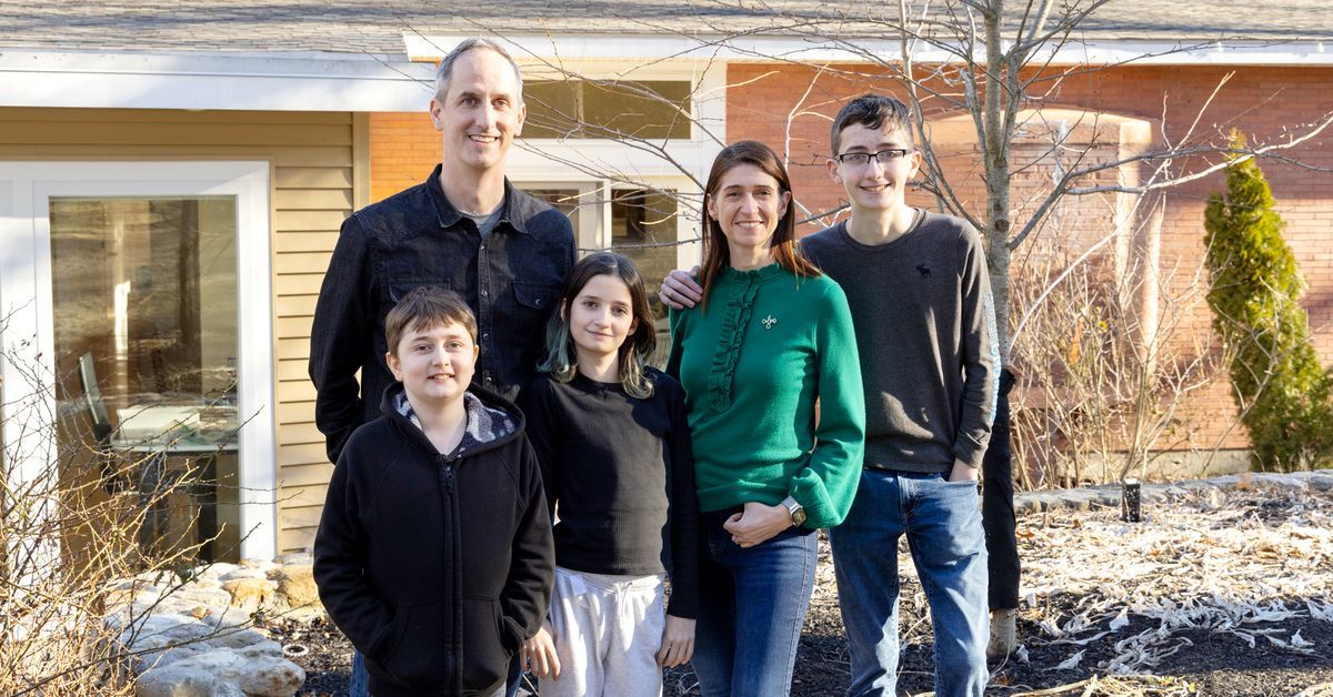 S45 E14: the Lexington Modern homeowner family