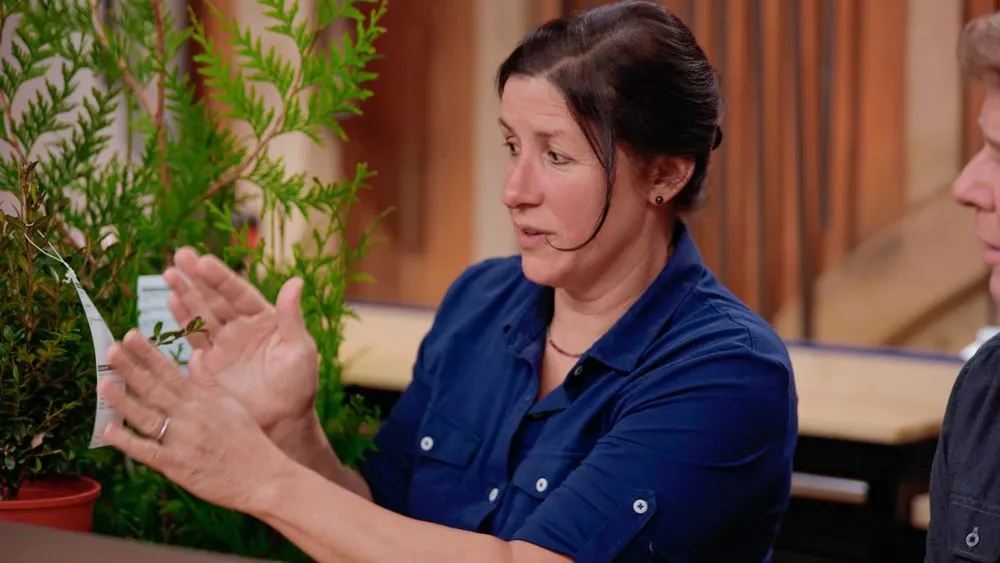 Jenn Nawada explains plant hardiness zone map.