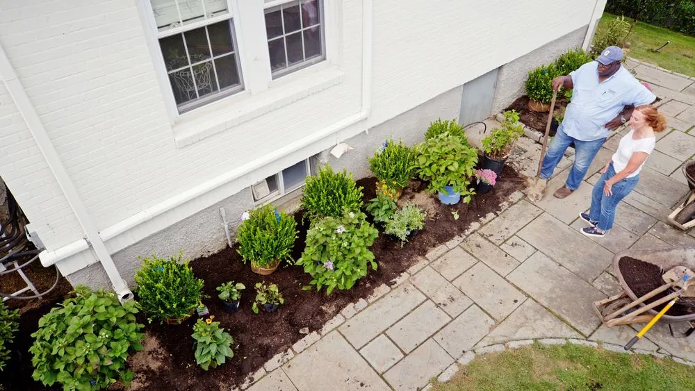 S22 E23: Lee Gilliam gives new life to a garden bed