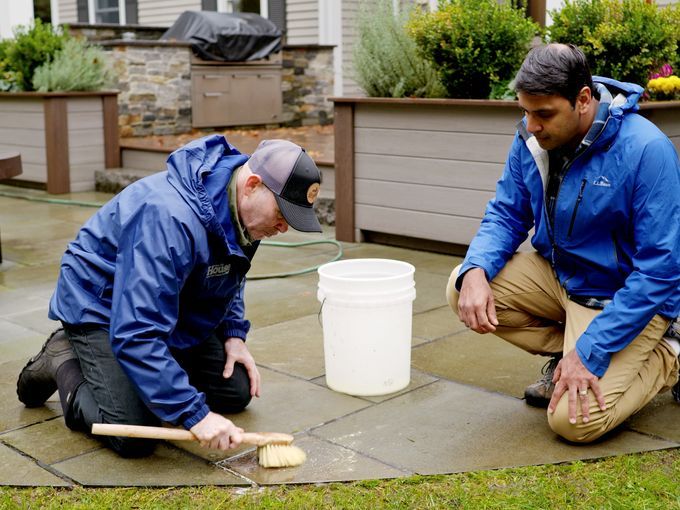 S22 E24: Mark McCullough cleans a bluestone patio