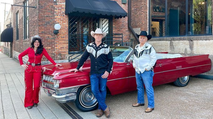 S46 E1: Jenn Nawada, Kevin O'Connor, and Tom Silva decked out in Nashville Country fashion