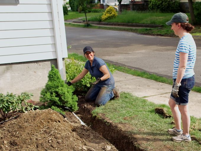 S23 E6: Jenn Nawada installs a downspout extension