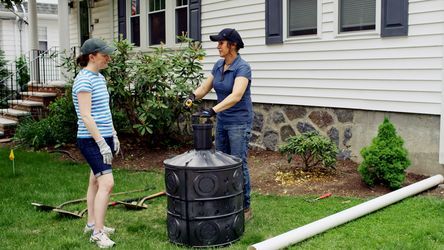 S23 E6: Jenn Nawada helps a homeowner control her gutter runoff