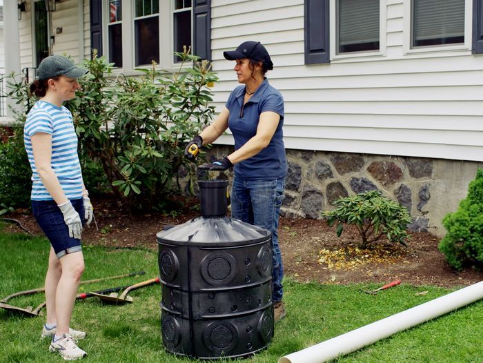 S23 E6: Jenn Nawada helps a homeowner control her gutter runoff