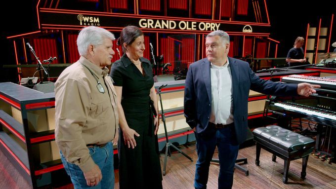 S46 E4: Tom Silva and Jenn Nawada visit the Grand Ole Opry