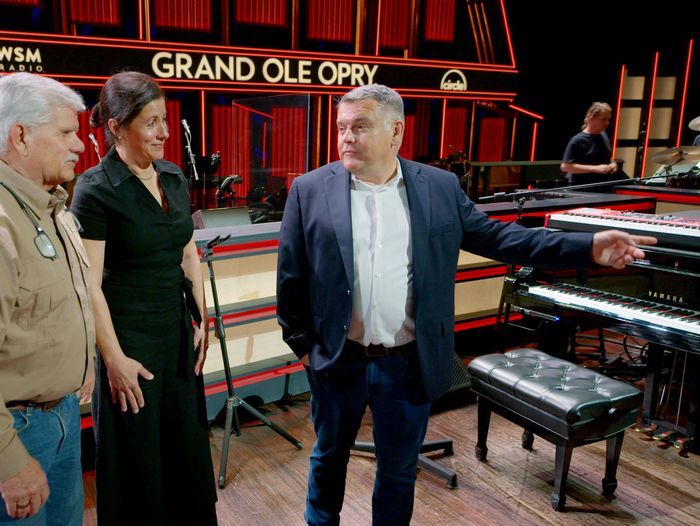 S46 E4: Tom Silva and Jenn Nawada visit the Grand Ole Opry