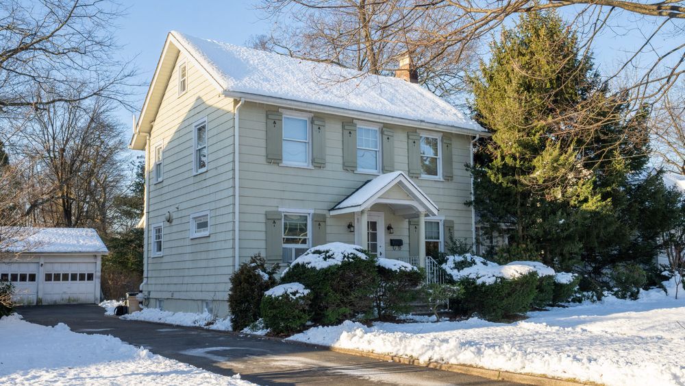 Front of the Ridgewood house before renovations.