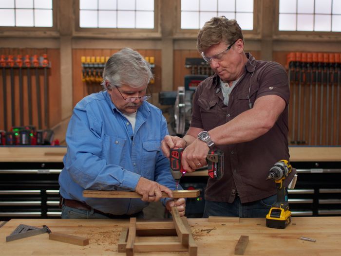 S23 E8: Tom Silva and Kevin O'Connor build an outdoor end table