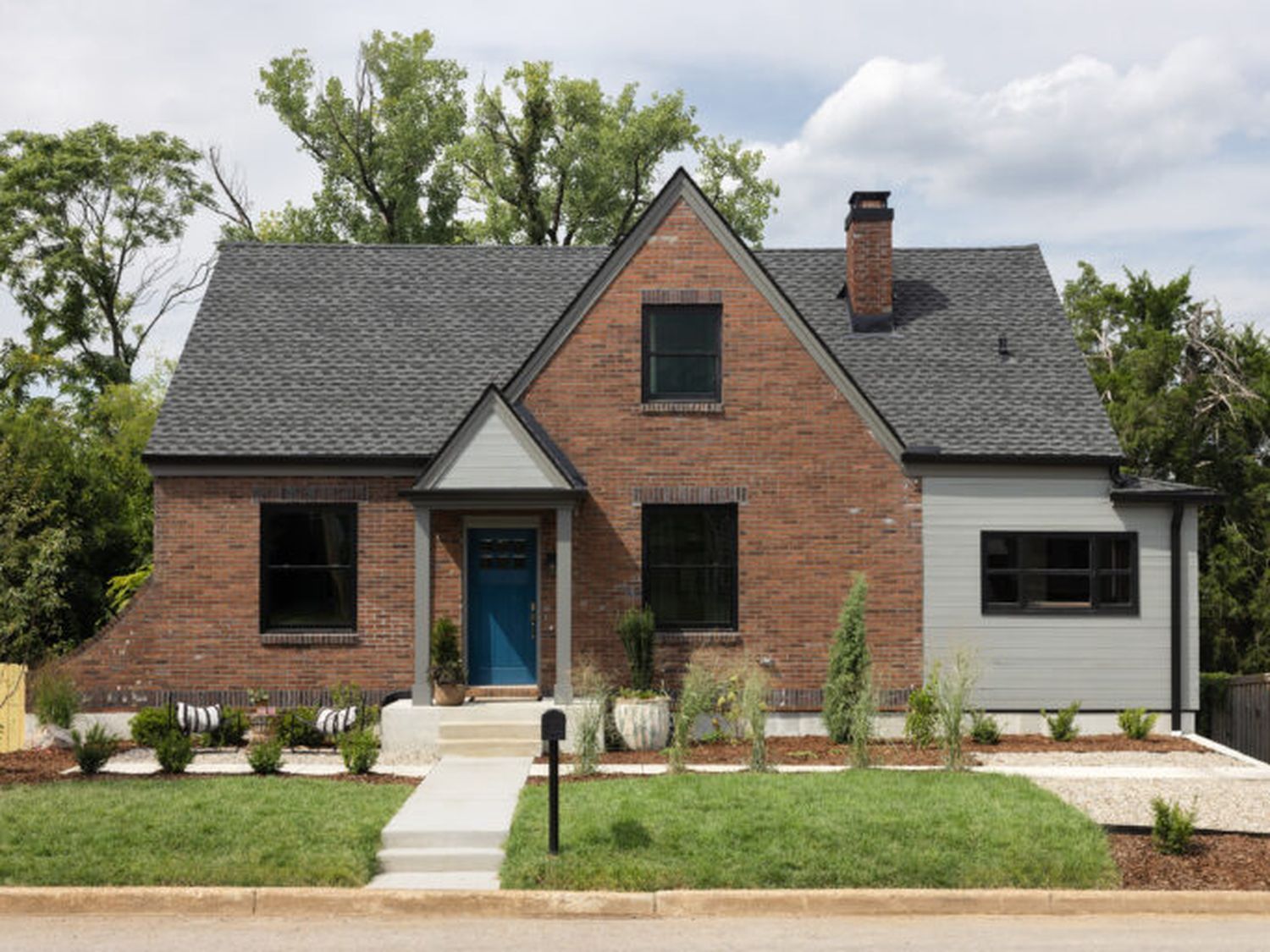 Front of Nashville House