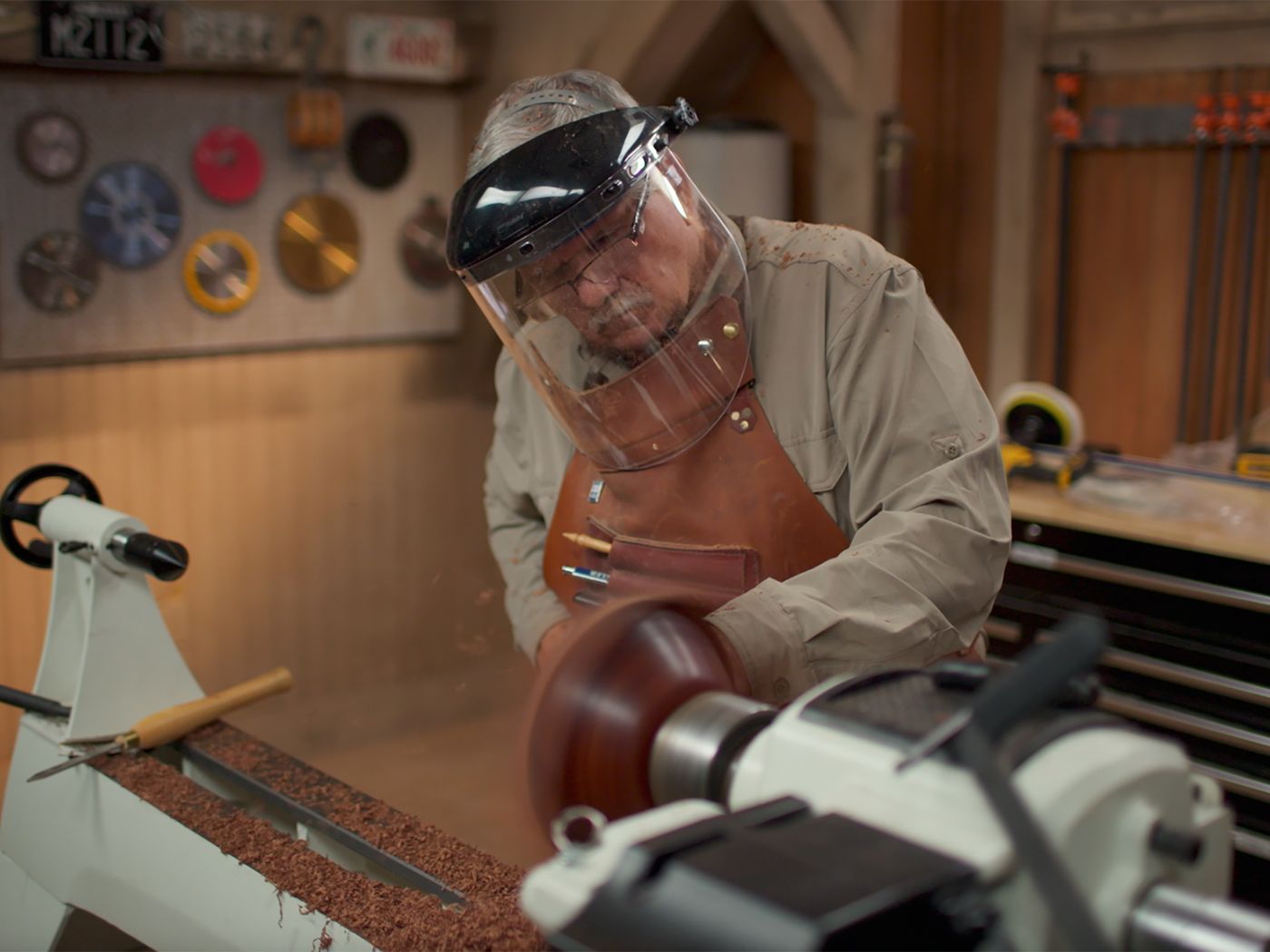 S23 E15: Tom Silva turns a square wooden bowl with a lathe