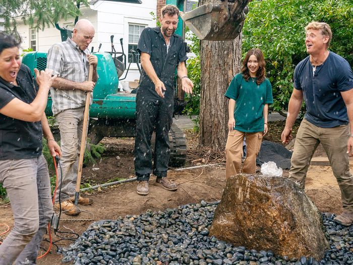 S46 E14: Jenn Nawada, Mark McCullough, Zack Dettmore, the homeowner's daughter Genevieve, and Kevin O'Connor install a fountain