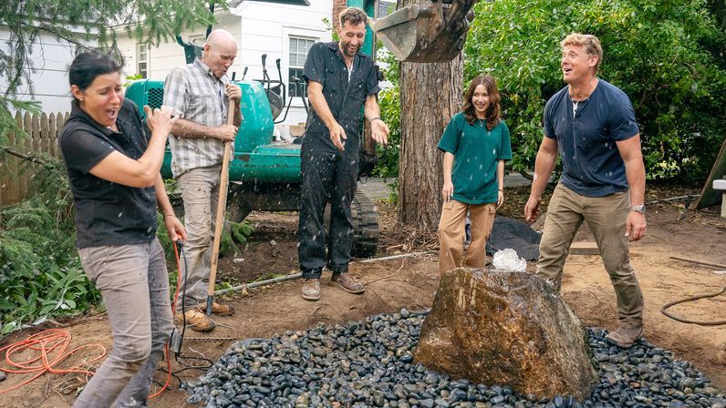 S46 E14: Jenn Nawada, Mark McCullough, Zack Dettmore, the homeowner's daughter Genevieve, and Kevin O'Connor install a fountain