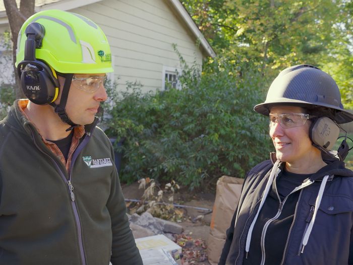 S46 E15: Jenn Nawada helps tree care experts revive an ailing sugar maple