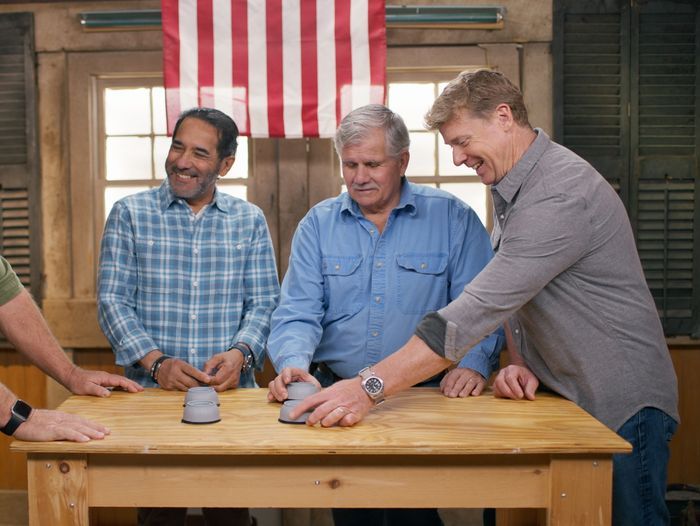 S23 E19: Richard Trethewey, Mauro Henrique, Tom Silva, Kevin O'Connor try to guess what the gray rubber objects are