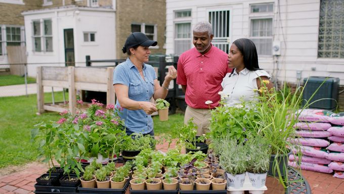 S23 E22: Jenn Nawada creates an elevated herb garden