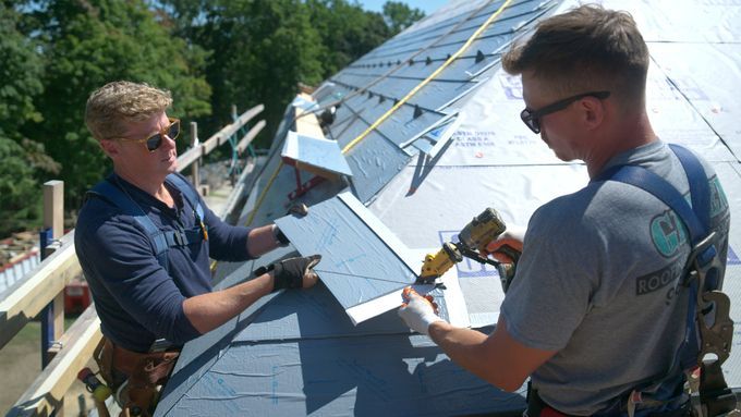 S46 E19: Roofing contractor Tommy Santos and Kevin O'Connor install a shingle style metal roof